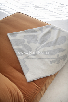 MANTA BOUQUET GRIS