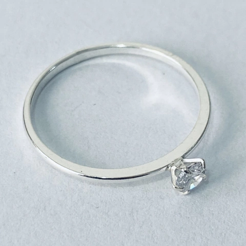 Anel com Pedra Redonda Prata 925 | Pistache Acessórios