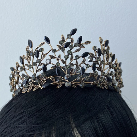 Coroa Folhas com Pedras Pretas | Pistache Acessórios