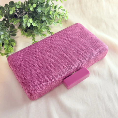 Bolsa Clutch de Festa Pink em Tecido Texturizado com Alça Dourada