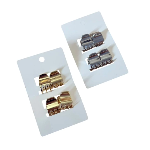 Transforme seu visual com a Presilha Mini Piranha de Metal! Cada pacote contém 4 unidades dessa peça incrível, ideal para quem busca praticidade e estilo.