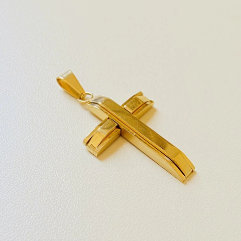 Pingente Cruz em Aço Dourado | Pistache Acessórios