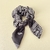 Scrunchie Estampado com Laço Preto | Pistache Acessórios