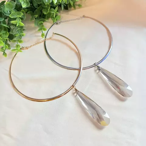 Colar Choker de Aro com Pedra de Gota Brilhante Pendurado
