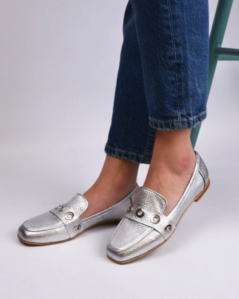 Mocasines de cuero con detalles mujer