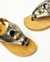 Sandalias estilo ojotas de cuero con detalles de herrajes
