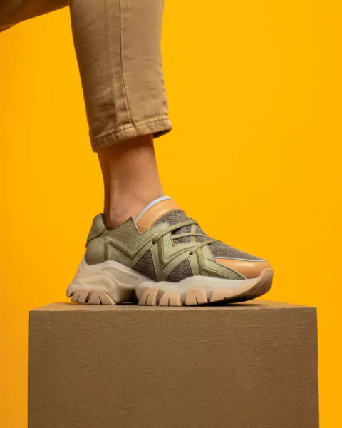 Zapatillas urbanas de diseño con plataforma