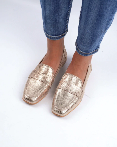 Mocasines de cuero color platino