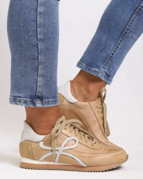 Zapatillas urbanas de cuero suela con base de goma