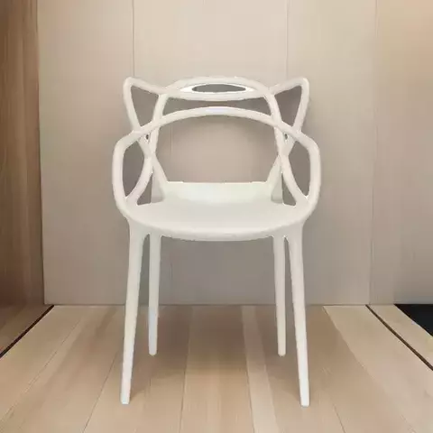 Silla De Comedor Plástico Diseño Exterior Apilable Master - comprar online