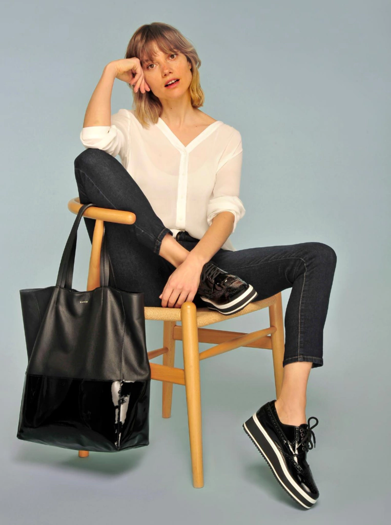 CARTERA BLACK DERBY