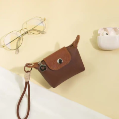 Mini Pouch Charm en internet