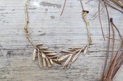 collar eva, botanico de bronce