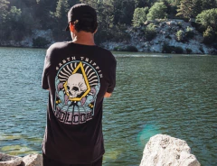 Imagem do Camiseta Volcom Juvenil Arched (Preto)