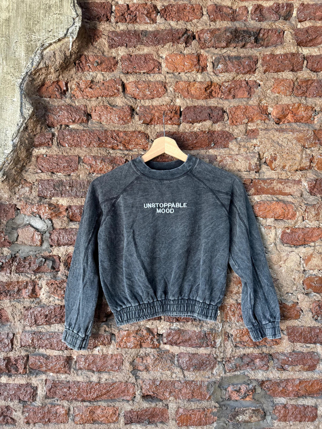Buzo crop UNSTOPPABLE (KIDS)