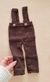 Calça com suspensórios