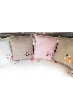 Almohadón Naturel (Mapache Natural) - comprar online