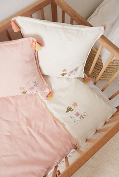 Almohadón Naturel (Llamita Rosa) - tienda online
