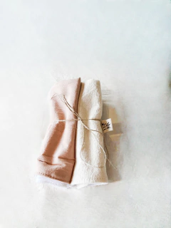 Lilo Box - Manta polar bordada / Porta chupetes / Sonajero / Babitas / Babero