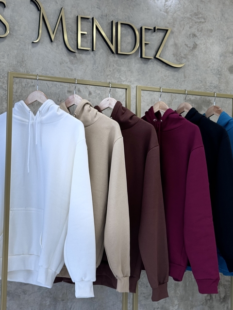 Buzo con capucha oversize frizados