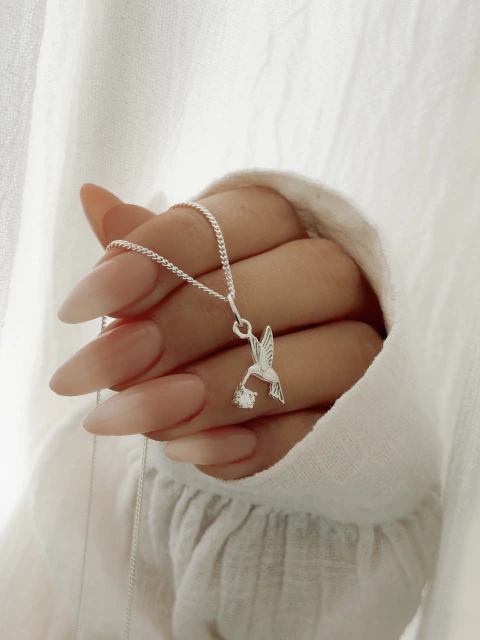 “ DIJE COLIBRÍ CON PUNTO DE LUZ” - SIN CADENA - plata 925- D.026/2