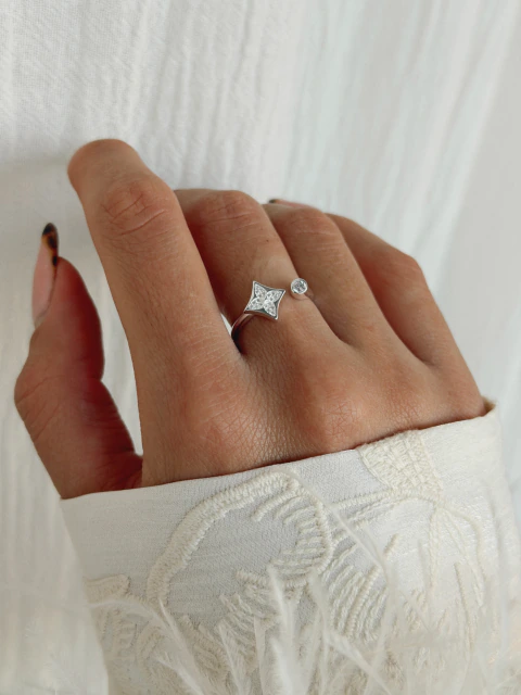 “ANILLO FLEUR”- regulable-PLATA 925- AN.028/3
