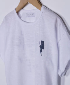 REMERA ABBEY BLANCO L en internet