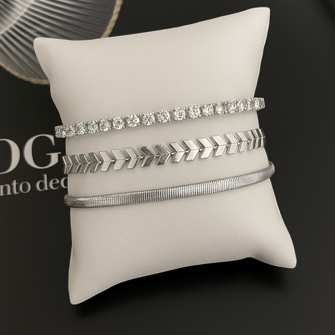 Kit C/12 Pulseiras Folheadas a Prata - comprar online