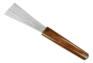 Raspador metálico para güiro.