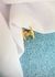 Brinco ear hook de corações lisos Isadora banhado a ouro 18k - comprar online