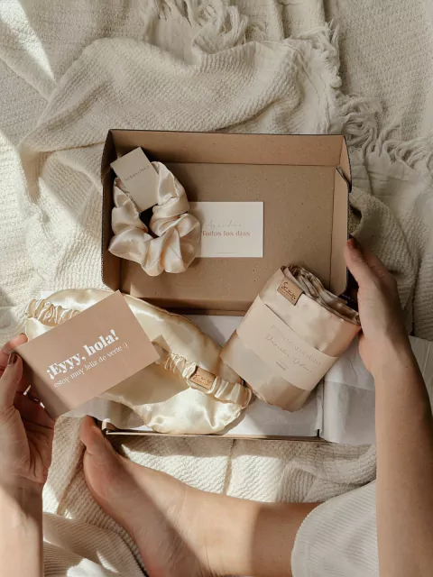 BOX Shh, No Molestar (bolsita de satén de regalo)