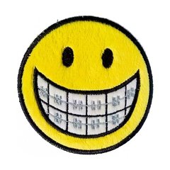 Body Bordado Manga Curta Branco Algodão Smile de Aparelho | Isabb - comprar online