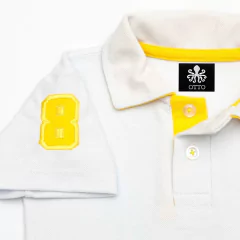 Polo Infantil Bordada Modelo Escudo Manga Curta Piquet Branco Com Detalhes Em Amarelo | Otto - comprar online