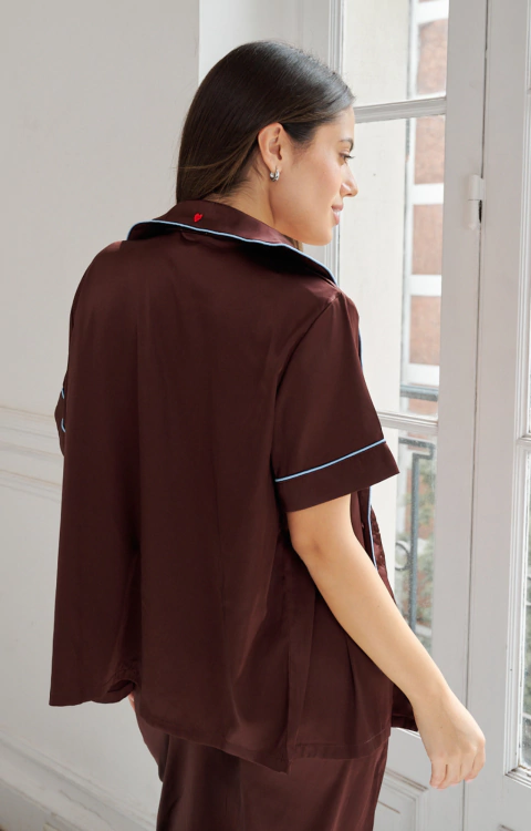 Pijama Maroon en internet