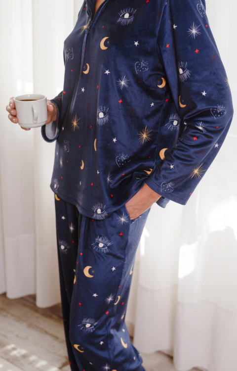 Pijama Cosmos en internet