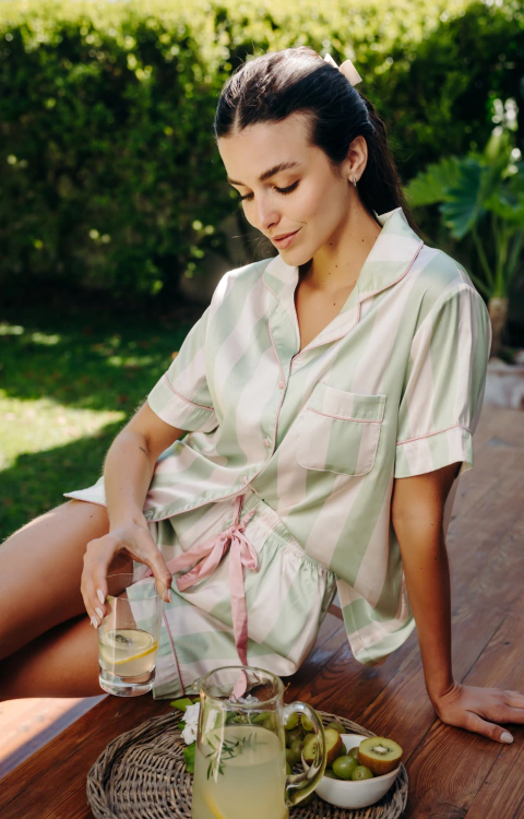 Pijama Victoria en internet