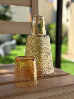 Set de vaso y jarra de vidrio texturado - Jaspe Deco
