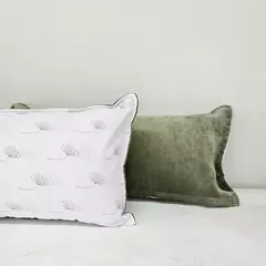 ALMOHADÓN 70X30cm BIFAZ VERDE - comprar online