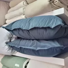 ALMOHADONES 60x60cm pana AZUL PETRÓLEO