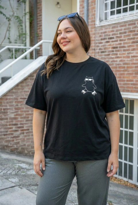REMERA ALGODON ROLLING CAT NEGRA