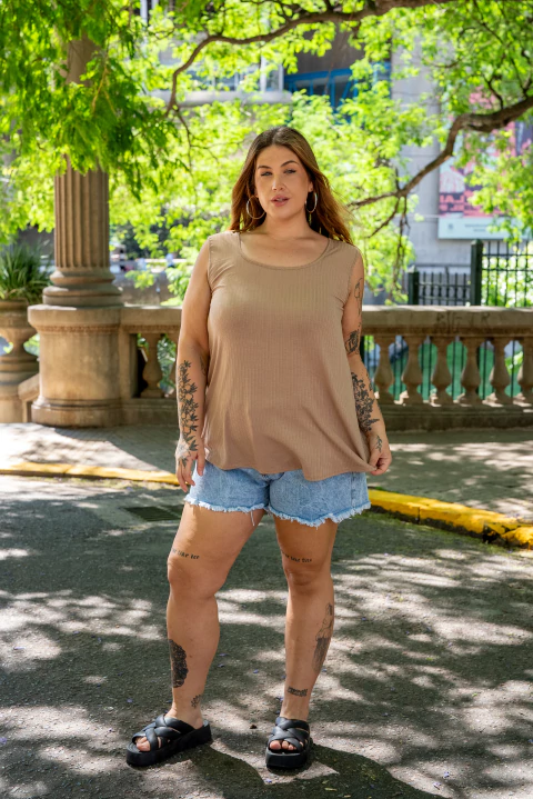 MUSCULOSA MORLEY CUELLO REDONDO BEIGE - comprar online