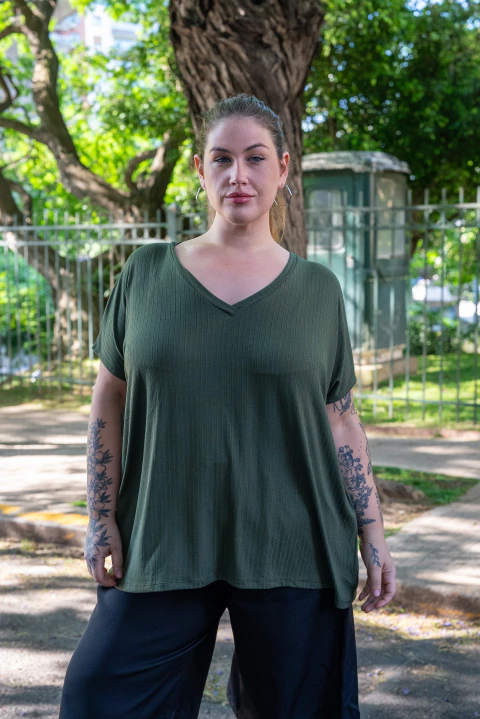 REMERA MORLEY CUELLO V MILITAR - comprar online