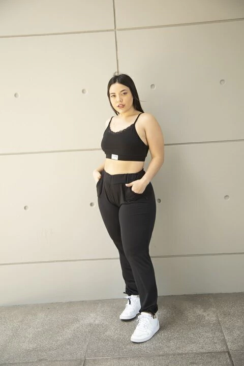 PANTALON CON TIRAS NEGRO