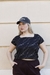 REMERA MORLEY CUELLO CUADRADO BATIK NEGRA