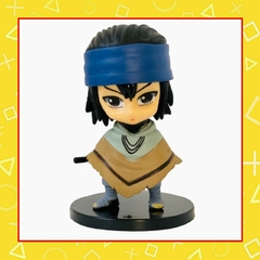 Muñeco de Naruto base redonda - Sasuke con poncho