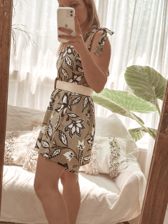 Mono de lino corto en internet