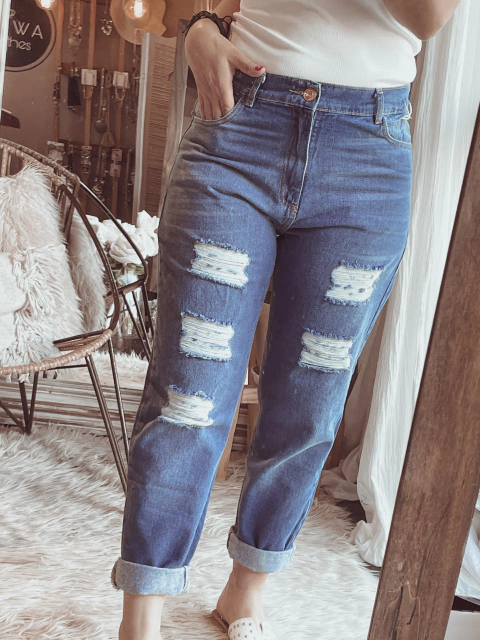 Jean Mom Arison con roturas