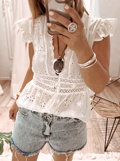 Blusa Lourdes en internet