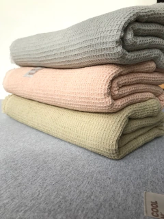 Imagen de Manta Waffle Gris Perla Medium