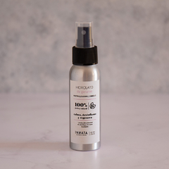 Hidrolato puro de geranio 100% natural. Es un excelente tónico para la piel. Hidrata, refresca y desinflama. Aporta equilibrio y claridad.